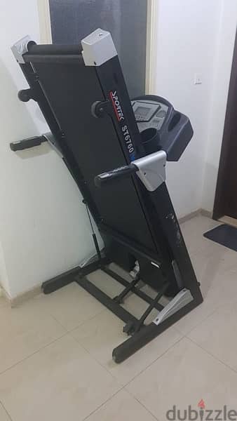 Treadmill - Heavy duty Excellent Condition Like New 1