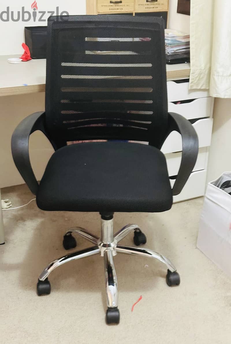 Office on sale chair dubizzle