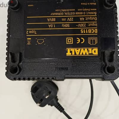 Used DeWalt batteries Charger DCB115 شاحن بطاريات ديوالت