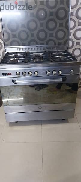 5 BURNER GAS STOVE W OVEN IN BEST CONDITION 0