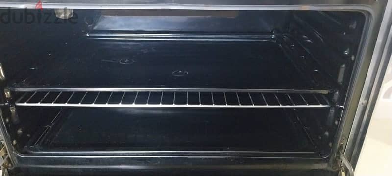 5 BURNER GAS STOVE W OVEN IN BEST CONDITION 3