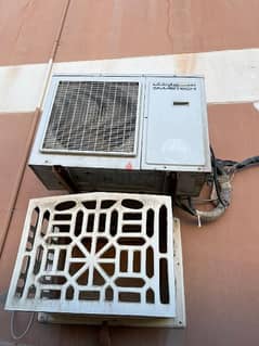 2 ton Ac good condition good cooling