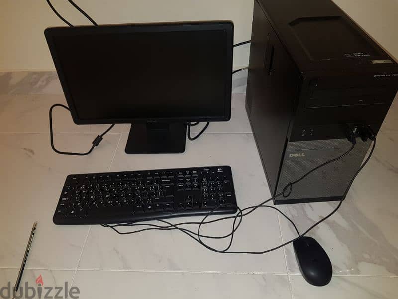 كمبيوتر مكتبي النوع DELL 2