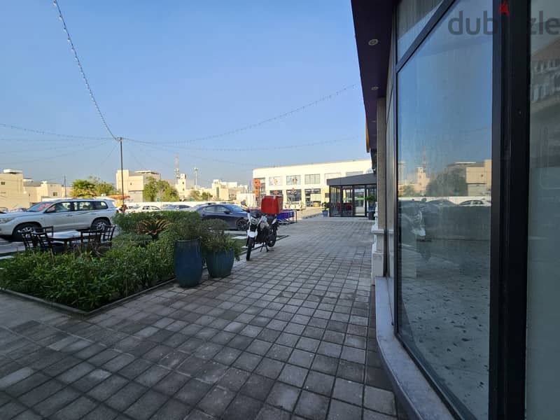 PREMIUM SHOP - BUSY LOCATION - REDUCED PRICE 12