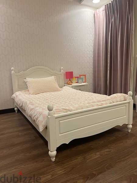 سرير مع مرتبة وطاولة جانبية . . Bed with mattress and side table 1