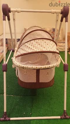 baby cradle in good condition 0