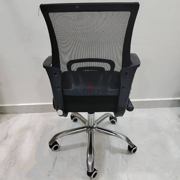 Office best sale chair dubizzle