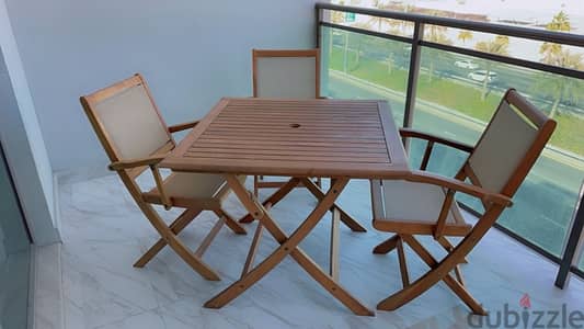 Outdoor Table & Chairs