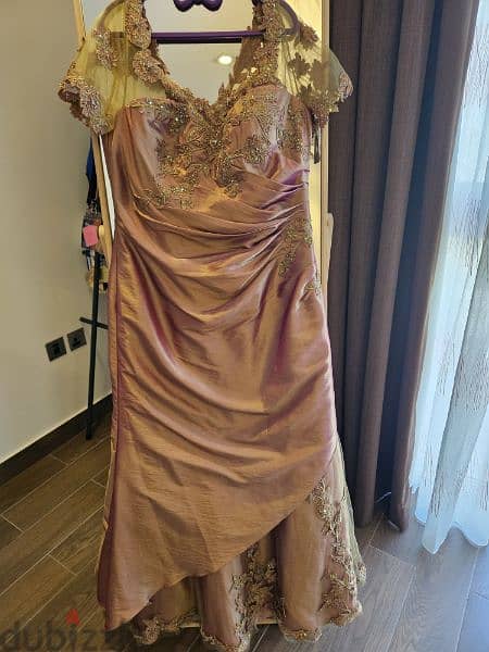 beautiful gown used once few hours. size large 4