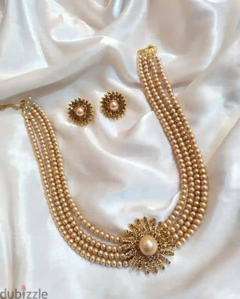 Elegant necklace and earrings set. . . 2