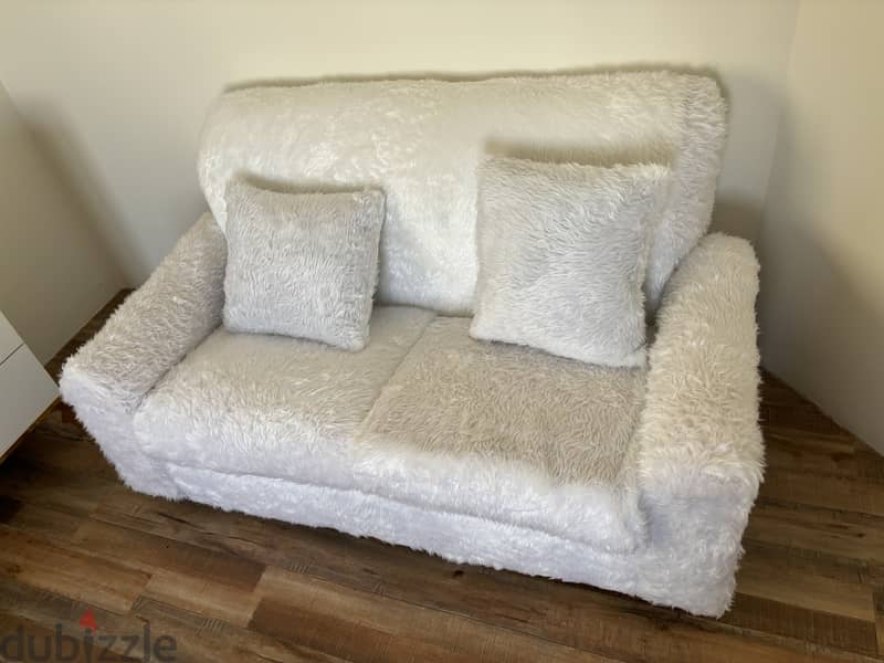 Fluffy sofa brand pink and white 1