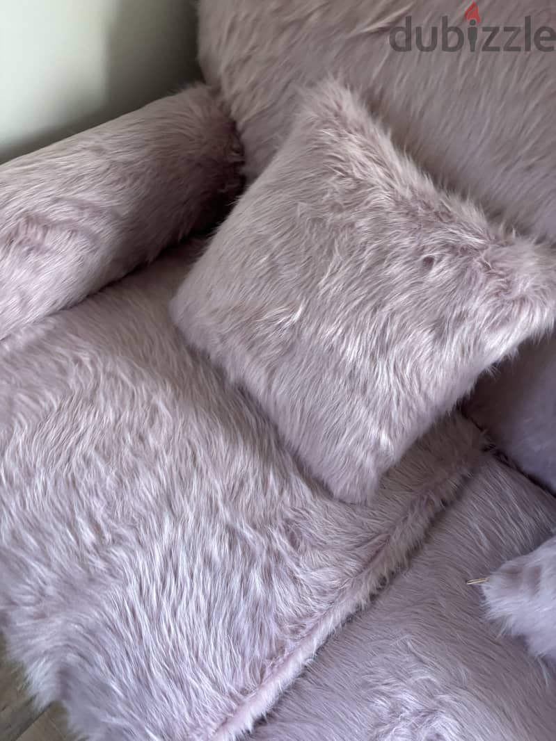 Fluffy sofa brand pink and white 3
