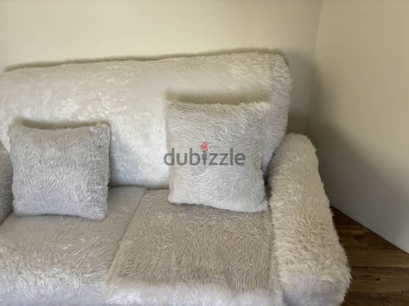 Fluffy sofa brand pink and white 4