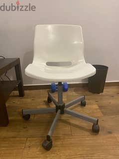plastic desk white chair 0