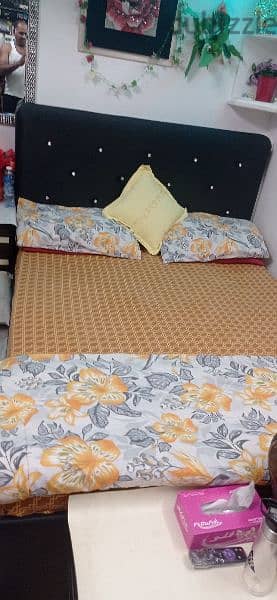 Double Bed with mattress good Condition for sale 4