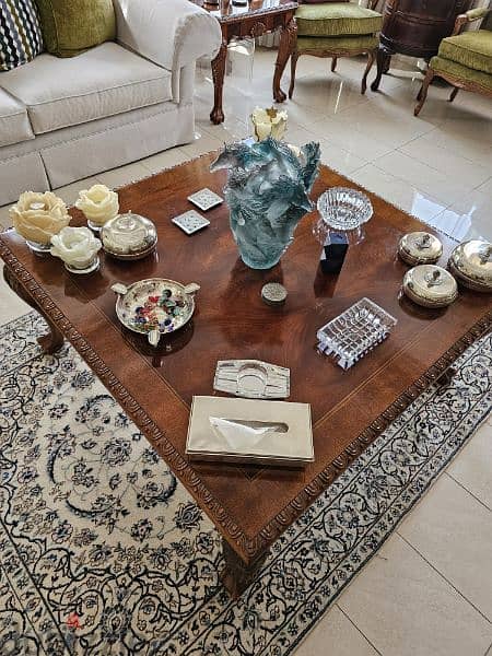 3 piece natural wood coffee table set; accessories not included. 0