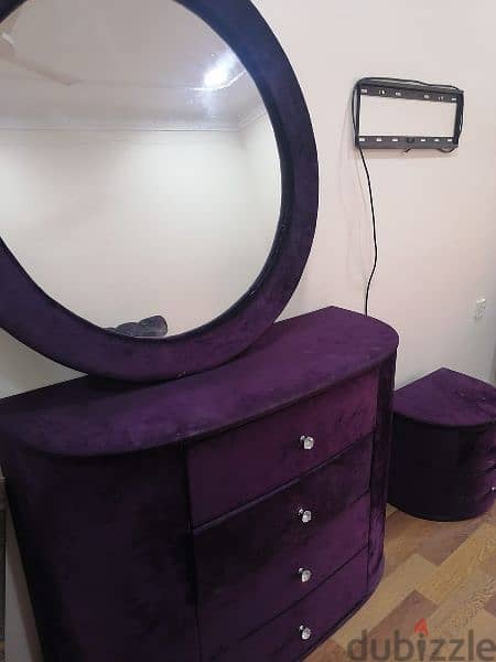 2side table dressing table or round bed with matter 1