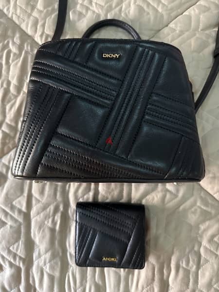 DKNY black bag and wallet - شنطة ومحفظة دكني 0