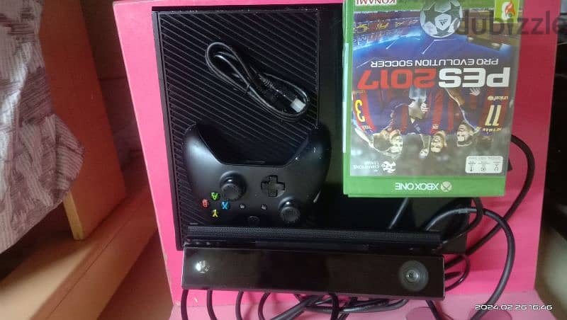 Xbox One with one controller+Kinect+3 CD game's, for urgent sale 2