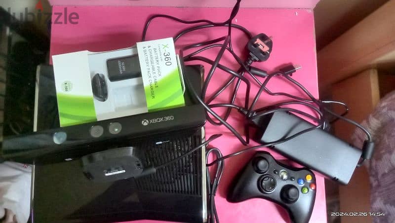 X Box 360 Slim With one Wireless controller+ konnect 3