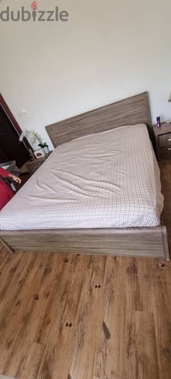 Bed with mattress 0