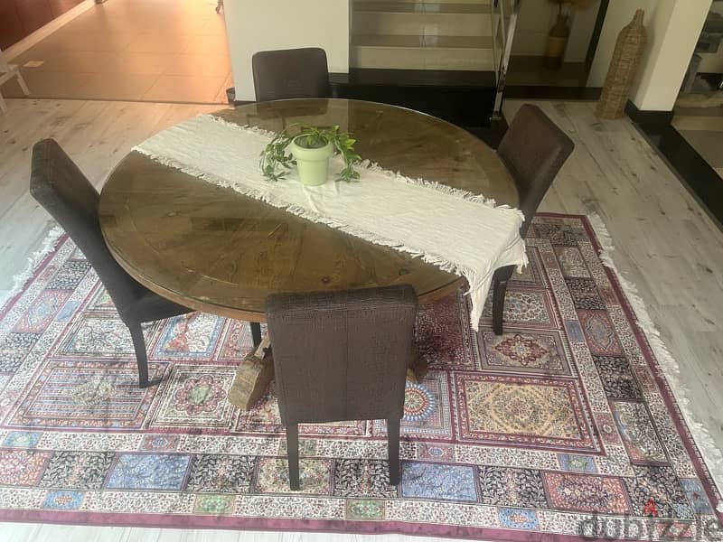 Oak wood dinning table with 6 leather chairs 2