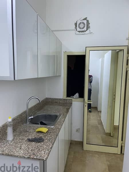 For rent modern studio room with ewa for 150 in Muqsha 3