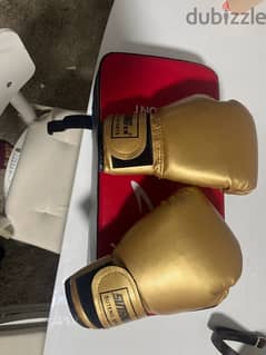 boxing gloves size 7 for children and pad 0