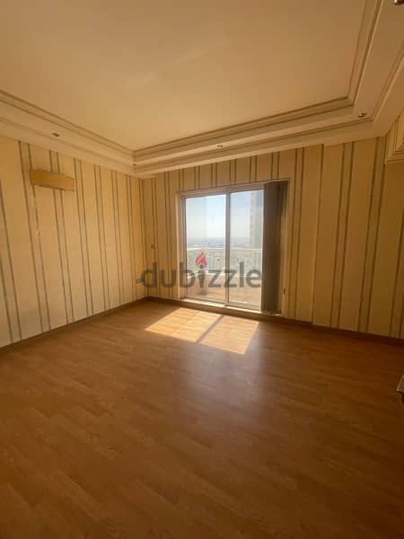Semi Furnished Apartment 3 Bedroom in Abraj Lulu, Manama 7