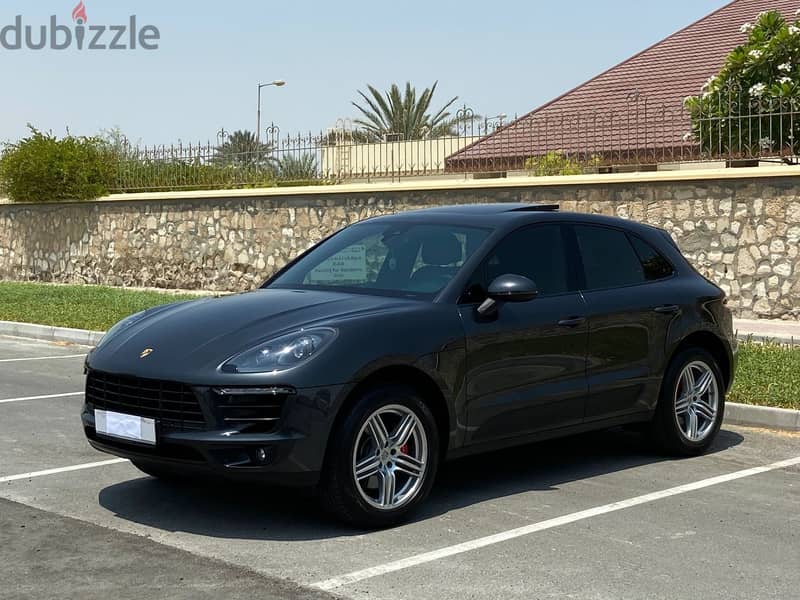 Porsche Macan 2017 with carplay/mint condition 7