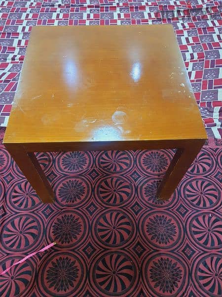 2 tables for sale in good condition using as a coffee table or for dec 4