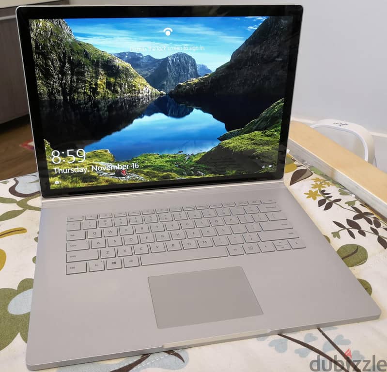 10th gen Micosoft Surface Book 3 – Core i5 1.7GHz 8GB 256GB 6