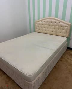 سرير مستعمل للبيع 160x200 0