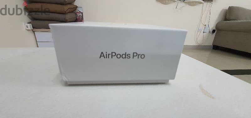 Apple Airpods pro ( 2nd gen) new 4