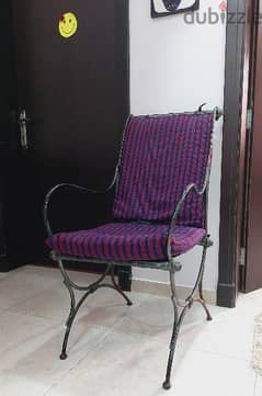7BD Antique type steel chair in good condition low price 0