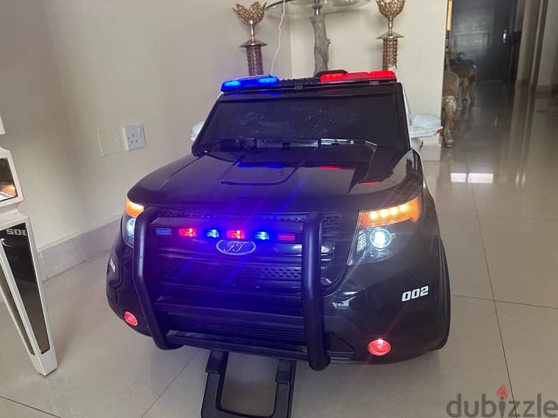 Battery operated police car toy for children 3