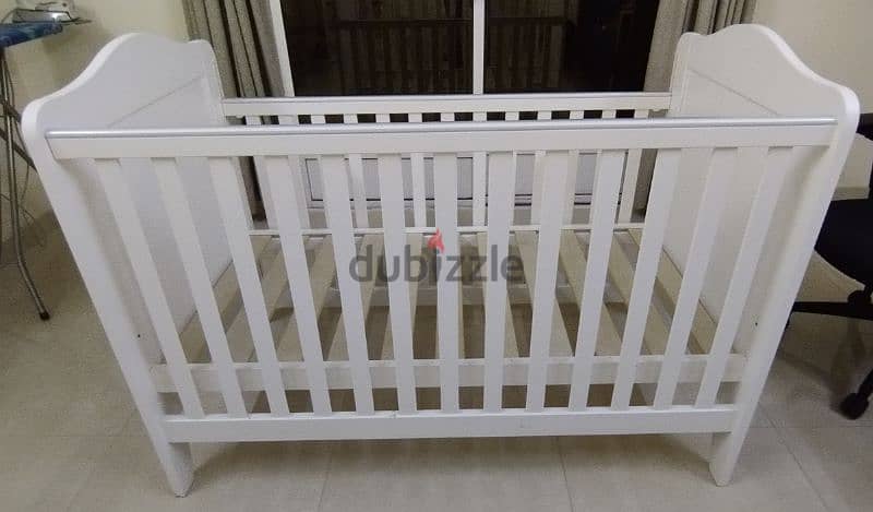 giggles crib from babyshop (Free Delivery only) 9