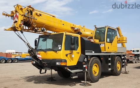 Crane for rental كرين للإيجار اليومي