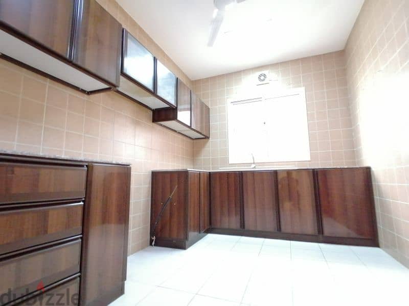for rent modern 3 bedroom flat in prime location near wahat almuharraq 9