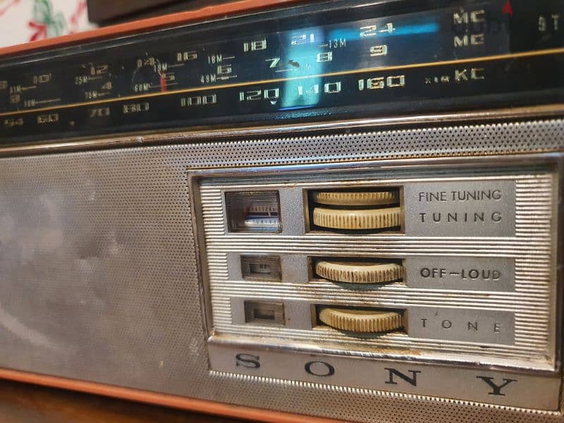 old Radio and cassette player 9