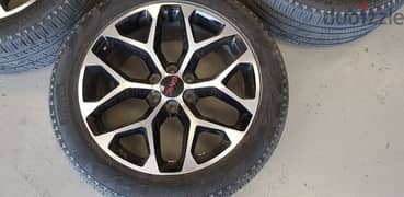 GMC snow flake rims 22 inch with used Pirelli tyres 0