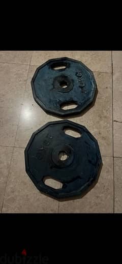 2x 20kg plates (weights)