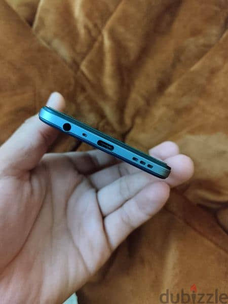 Box + charge+ cable all original oppo F17  8gb ram 128 memory PTA 3
