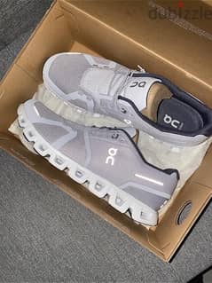 On running cloud 5 shoes brand new