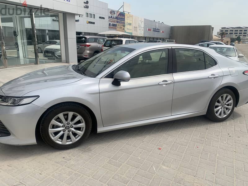 TOYOTA CAMRY LE - 2019 1
