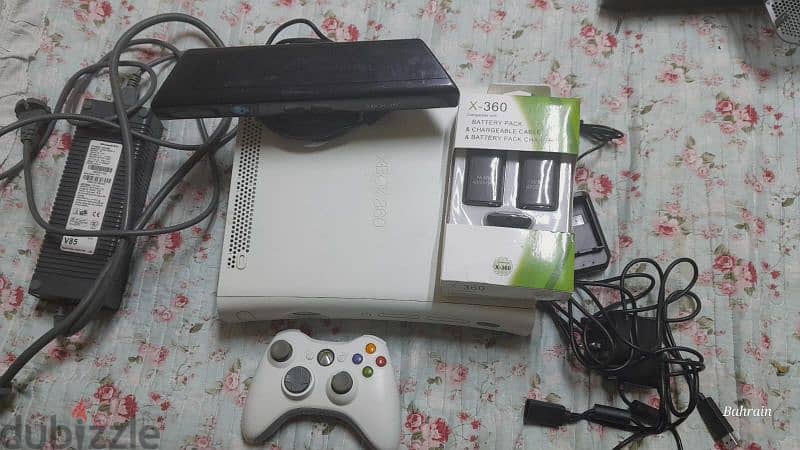 Xbox360 phat with 1 wireless Controller and kinnect for Sale Urgent 1