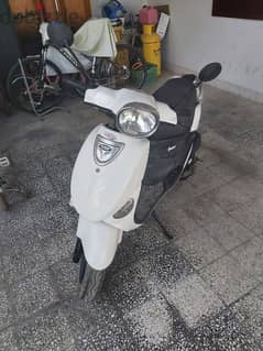 scooter for saalr