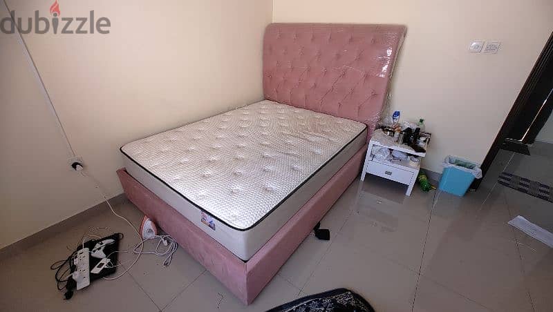 1 year old QUEEN SIZE BED + SPECIAL SPRING MATRESS 0