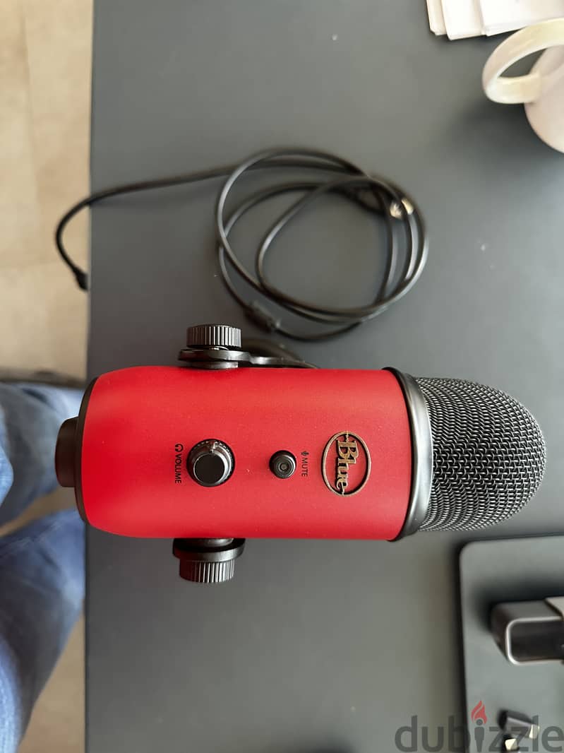 Blue Yeti Microphone Red 0