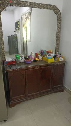 cupboard with mirror